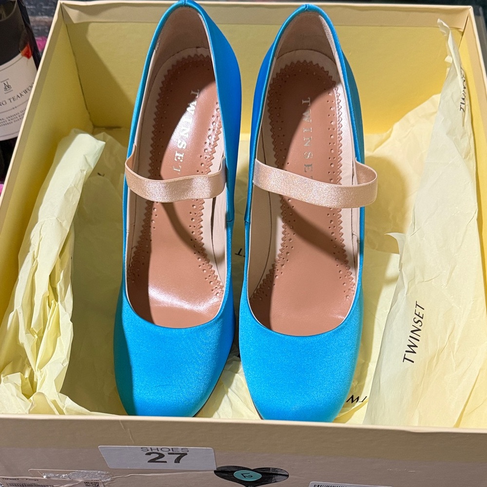 Twin-Set Vibrant Blue Heels with Beige Strap